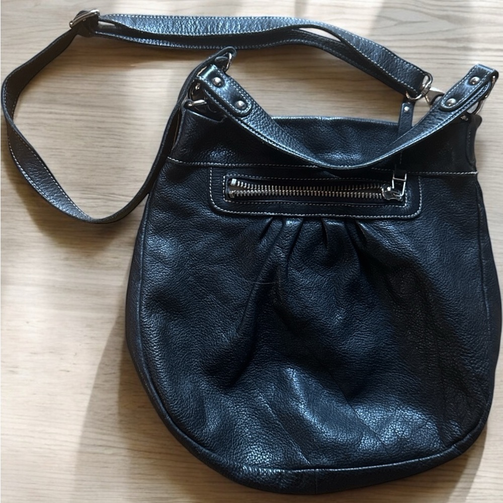 Roots Black Leather Shoulder Bag with Adjustable Strap Vintage and Hard to Find